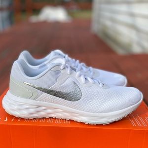 Nike Revolution 6 Next Nature White Pure Platinum  Women’s Size 7.5 NEW TRIED ON